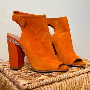 Zara size 40(9) mustard orangey suede heels
